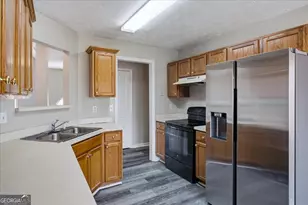 8039 Mustang Ln, Riverdale, GA 30274 - Photo 16