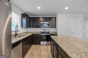 141 N Meadows Ridge Dr, Grantville, GA 30220 - Photo 14