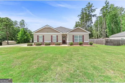 141 N Meadows Ridge Drive, Grantville, GA 30220 - Photo 1