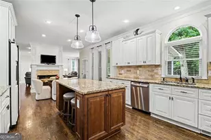 1135 Jennifer Oaks Dr, Alpharetta, GA 30004 - Photo 10
