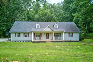 1458 Whispering Pines Dr, Toccoa, GA 30577 - Photo 2