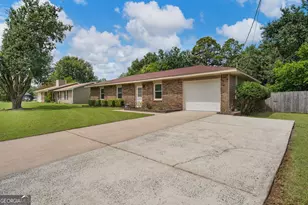 103 Fairfield Ct, Warner Robins, GA 31093 - Photo 2