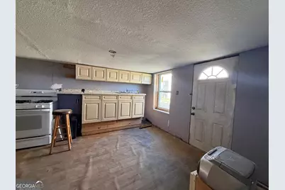 417 N Wilkinson Street, Milledgeville, GA 31061 - Photo 2
