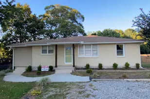 914 Ozora Rd, Loganville, GA 30052 - Photo 1