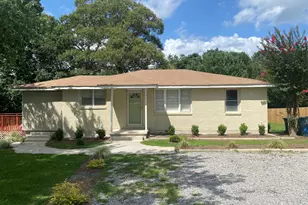 914 Ozora Rd, Loganville, GA 30052 - Photo 1