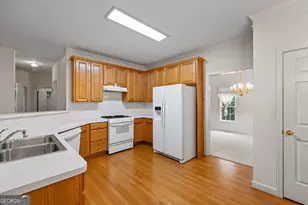 2910 Arbor Creek Ln, Doraville, GA 30340 - Photo 4
