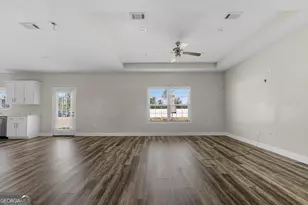 686 Lakeside Cir, Baxley, GA 31513 - Photo 8
