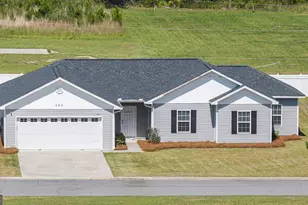 686 Lakeside Cir, Baxley, GA 31513 - Photo 4
