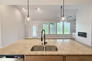 526 Foster Sydney Ct, Bonaire, GA 31005 - Photo 10