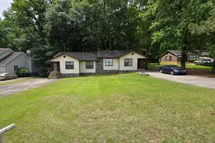 215 Handley Ct, Tyrone, GA 30290 - Photo 2