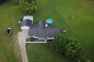 162 Price Dr W, Locust Grove, GA 30248 - Photo 2