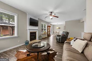 77 Lakeshore Pkwy, Newnan, GA 30263 - Photo 10