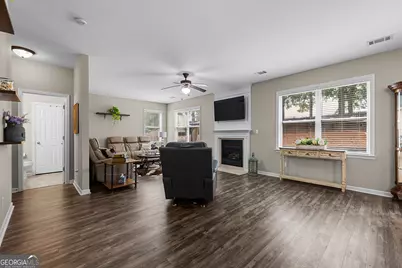 77 Lakeshore Parkway, Newnan, GA 30263 - Photo 6