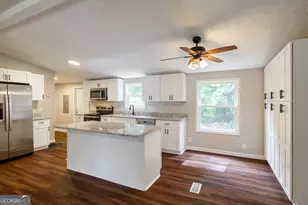 128 Placid Cove Dr, Hartwell, GA 30643 - Photo 2