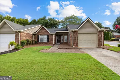 180 Monmouth Drive, Fayetteville, GA 30214 - Photo 1