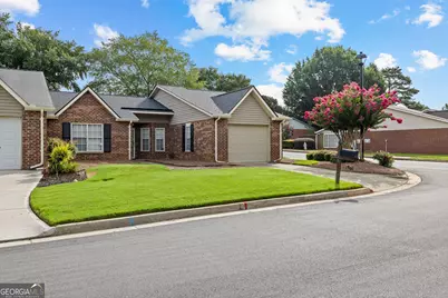 180 Monmouth Drive, Fayetteville, GA 30214 - Photo 2