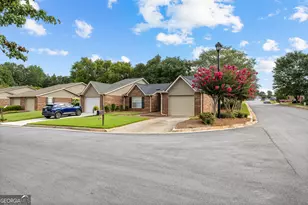 180 Monmouth Dr, Fayetteville, GA 30214 - Photo 4
