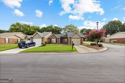 180 Monmouth Drive, Fayetteville, GA 30214 - Photo 4