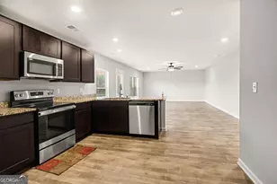 399 Toronto Cir, Hampton, GA 30228 - Photo 6