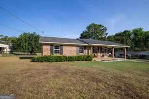 110 Queen Dr, Glennville, GA 30427 - Photo 2