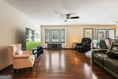 110 Drennan Drive, Fayetteville, GA 30215 - Photo 2