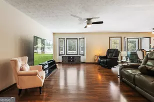 110 Drennan Dr, Fayetteville, GA 30215 - Photo 2