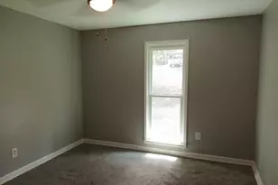 1015 Salisbury Trail, Riverdale, GA 30296 - Photo 4