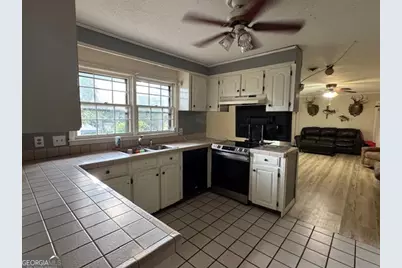 306 Hillcrest Avenue, Warner Robins, GA 31088 - Photo 4