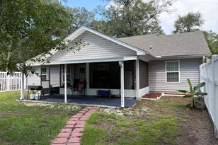 325 Creekview Dr, Hortense, GA 31543 - Photo 6