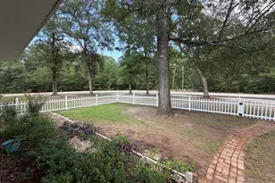 325 Creekview Dr, Hortense, GA 31543 - Photo 10