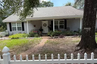 325 Creekview Dr, Hortense, GA 31543 - Photo 4