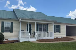 2124 Broad St, Statham, GA 30666 - Photo 2