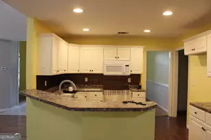 202 Foxdale Ct, Lagrange, GA 30240 - Photo 2