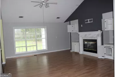 202 Foxdale Court, Lagrange, GA 30240 - Photo 8