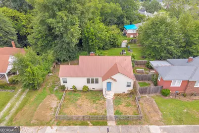 221 Edwards Street, Elberton, GA 30635 - Photo 2