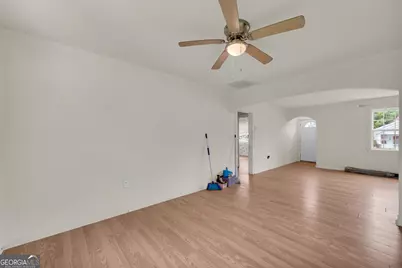 221 Edwards Street, Elberton, GA 30635 - Photo 12