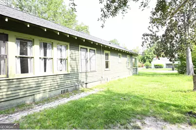 1303 Carswell Avenue, Waycross, GA 31503 - Photo 2
