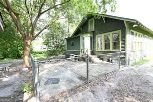 1303 Carswell Ave, Waycross, GA 31503 - Photo 4