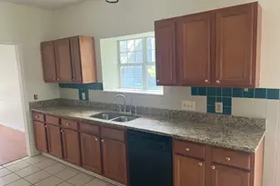 517 Crestwood Ct, Lithonia, GA 30058 - Photo 2