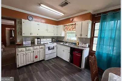 305 Holmesville Avenue, Baxley, GA 31513 - Photo 18