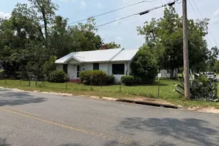 1302 Elizabeth St, Waycross, GA 31503 - Photo 2