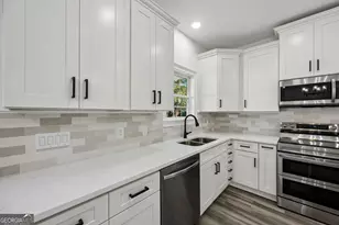 215 McQueen St, Folkston, GA 31537 - Photo 14