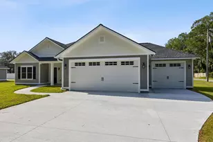 215 McQueen St, Folkston, GA 31537 - Photo 1