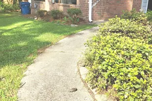 318 River Oak Dr, Riverdale, GA 30274 - Photo 2