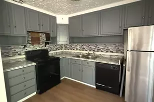 480 Evergreen Dr, Forest Park, GA 30297 - Photo 2