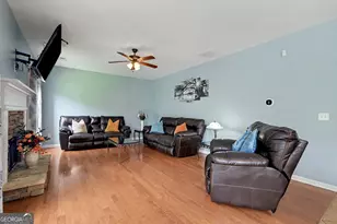 1128 Bankside Ct, Buford, GA 30518 - Photo 6