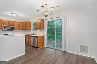 5731 Wells Circle, Stone Mountain, GA 30087 - Photo 4