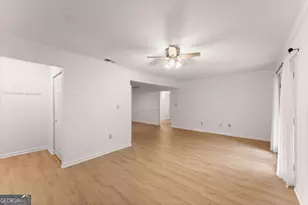 6900 Roswell Rd, Sandy Springs, GA 30328 - Photo 6