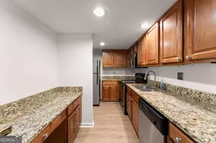 6900 Roswell Rd, Sandy Springs, GA 30328 - Photo 16