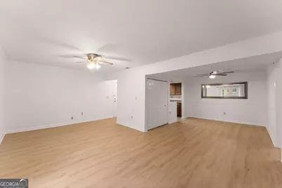 6900 Roswell Road #Q17, Sandy Springs, GA 30328 - Photo 8
